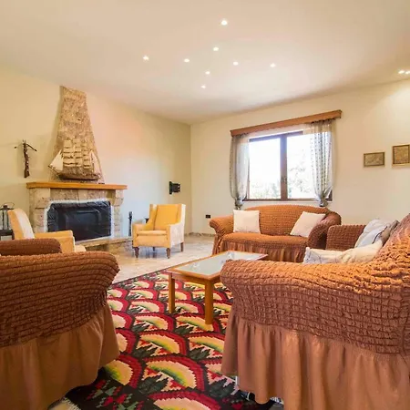 בית נופש Laconian Collection 'magoula's Spacious Home' ספארטי