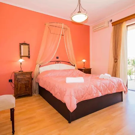 בית נופש Laconian Collection 'magoula's Spacious Home' *